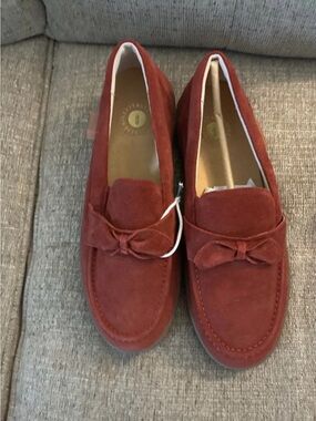 REVITALIGN Women's Red Suede Bow Loafers